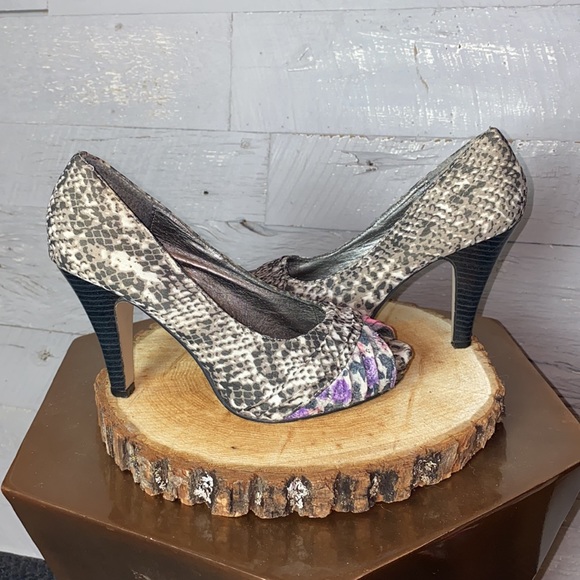 Madden Girl mixed media fabric pumps - Picture 5 of 6